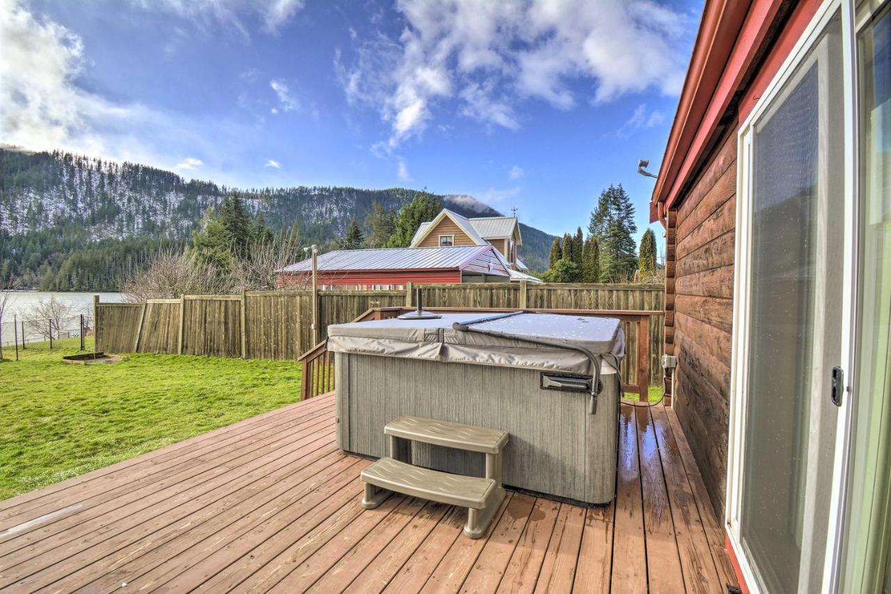 Lakefront Cabin With Stunning Mountain Views And Dock! Mineral Exteriör bild